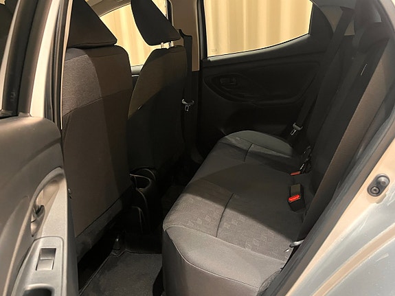 Toyota Yaris 20 of 20