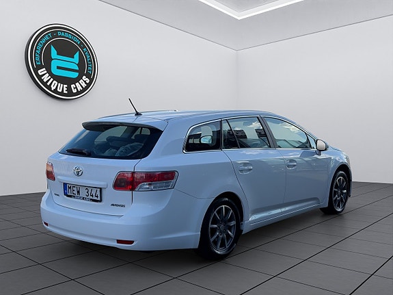 Toyota Avensis 4 of 23