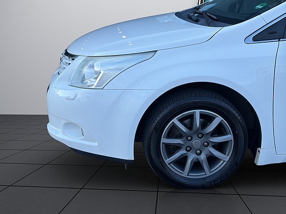 Toyota Avensis 20 of 23