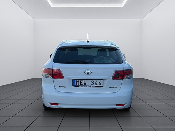Toyota Avensis 5 of 23