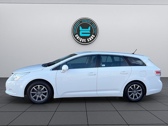 Toyota Avensis 7 of 23