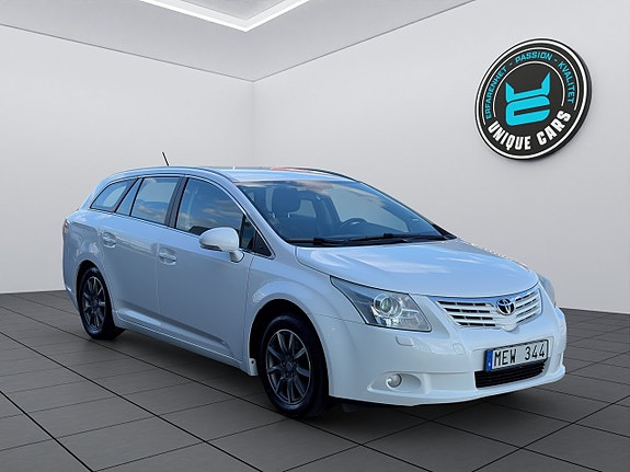 Toyota Avensis 2 of 23