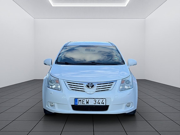 Toyota Avensis 9 of 23