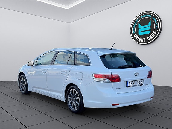Toyota Avensis 6 of 23