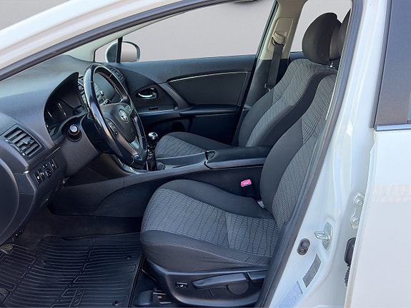Toyota Avensis 11 of 23
