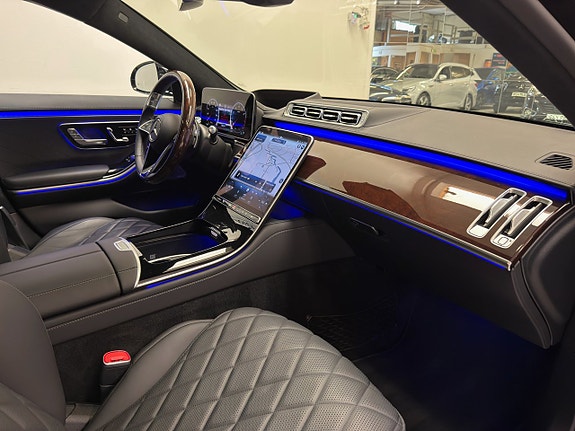 Mercedes-Benz S450 10 of 22