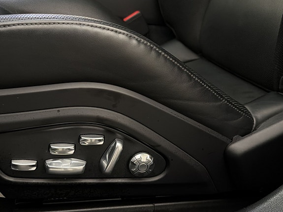 Porsche Panamera 4 19 of 30