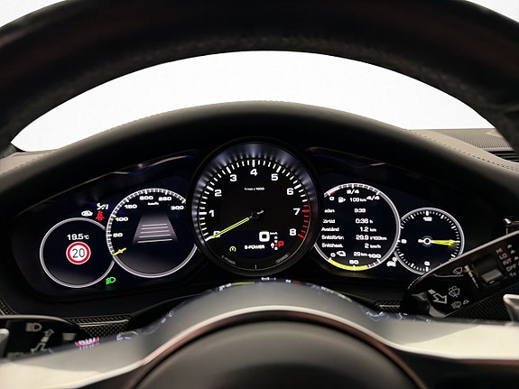 Porsche Panamera 4 24 of 30