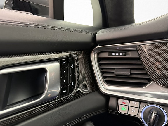 Porsche Panamera 4 21 of 30