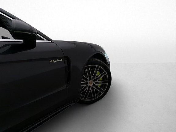 Porsche Panamera 4 12 of 30