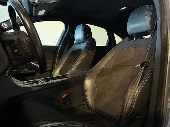 Jaguar XF 6 of 19