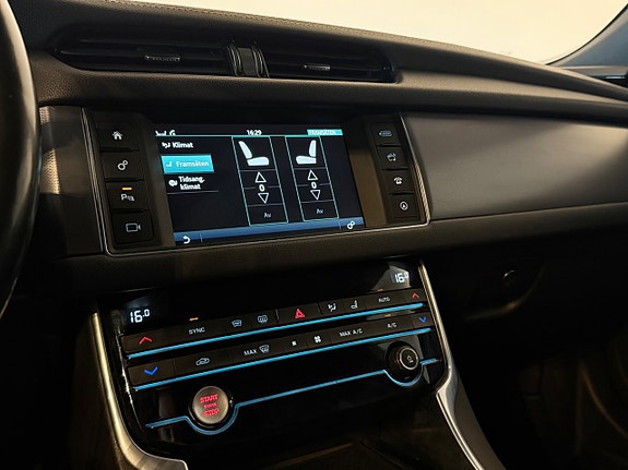 Jaguar XF 14 of 19
