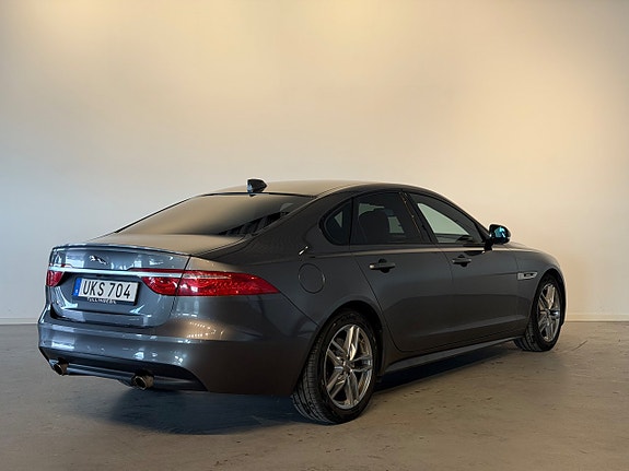Jaguar XF 2 of 19