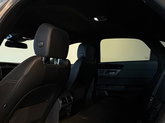 Jaguar XF 8 of 19