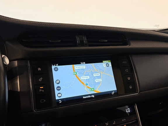Jaguar XF 12 of 19