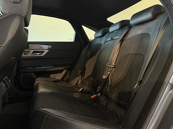 Jaguar XF 7 of 19