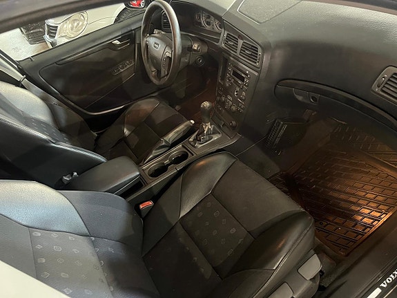 Volvo V70 10 of 11