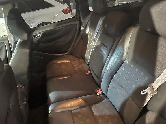 Volvo V70 9 of 11
