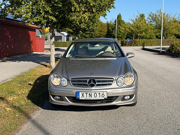 Mercedes-Benz CLK280 2 of 15