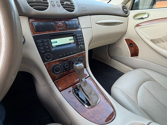 Mercedes-Benz CLK280 9 of 15