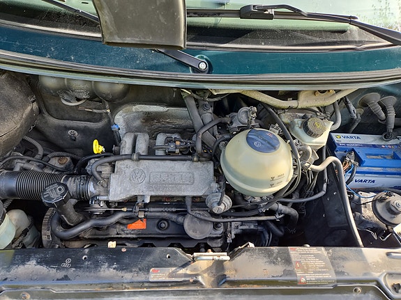 Volkswagen Caravelle 6 of 6