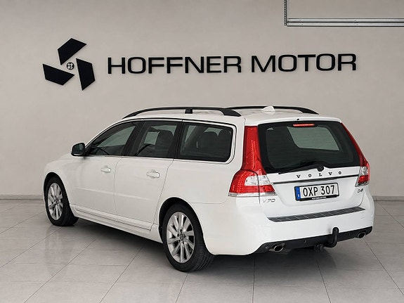Volvo V70 8 of 15