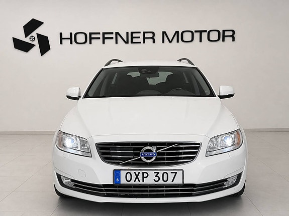 Volvo V70 3 of 15