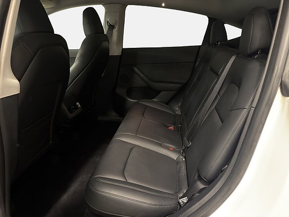 Tesla Model Y 17 of 23