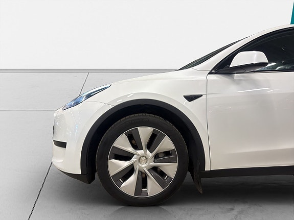 Tesla Model Y 23 of 23