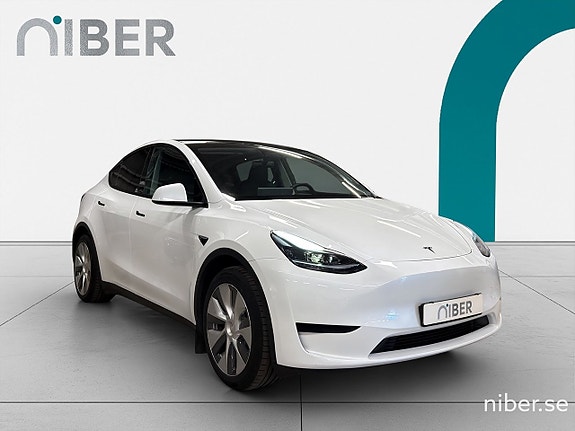 Tesla Model Y 4 of 23