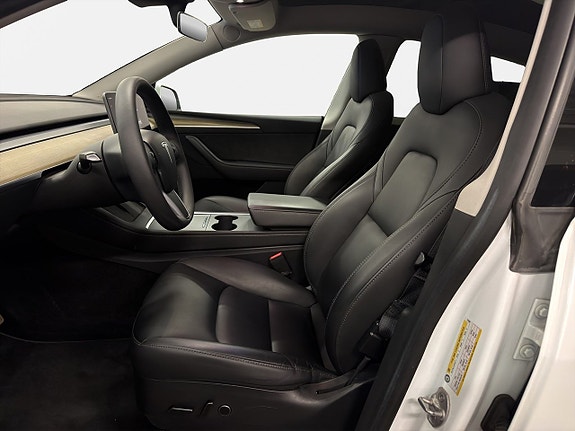 Tesla Model Y 11 of 23