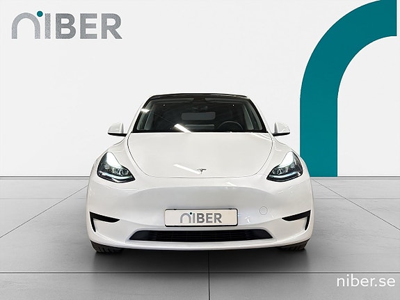Tesla Model Y 3 of 23