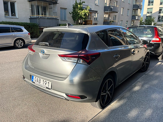 Toyota Auris 5 of 7