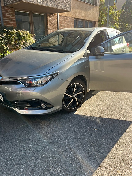 Toyota Auris 3 of 7
