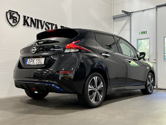 Nissan Leaf 27 of 29