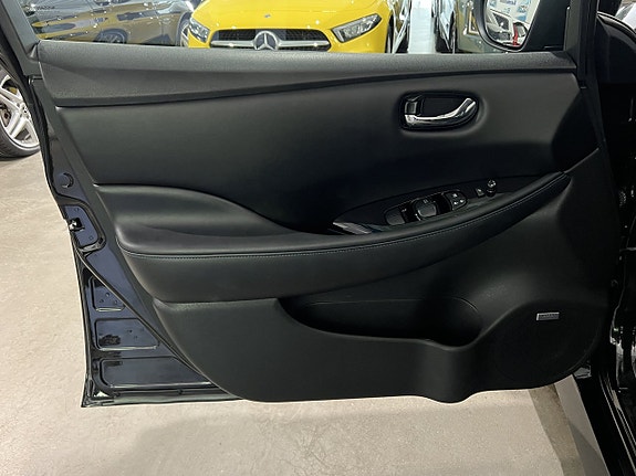 Nissan Leaf 8 of 29
