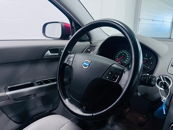 Volvo V50 5 of 15