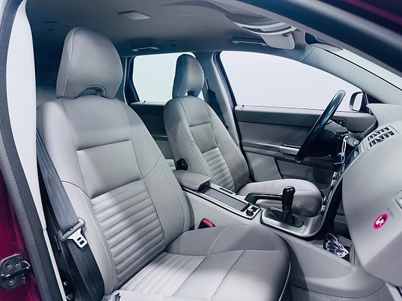 Volvo V50 6 of 15