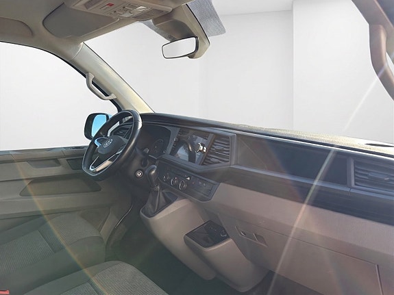 Volkswagen Transporter 11 of 17