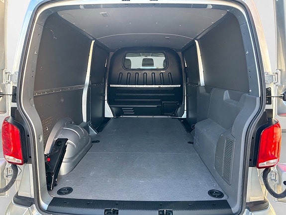 Volkswagen Transporter 13 of 17
