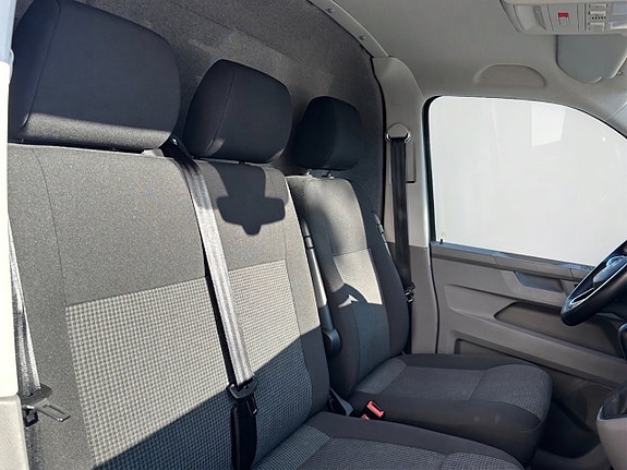 Volkswagen Transporter 12 of 17