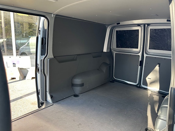 Volkswagen Transporter 15 of 17