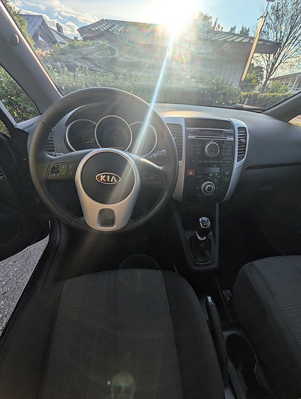 Kia Venga 3 of 6