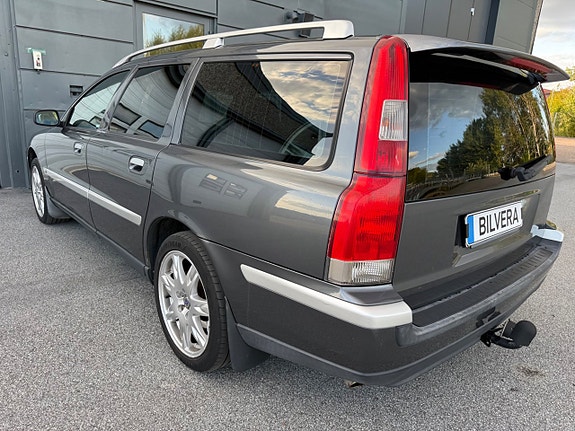 Volvo V70 4 of 11