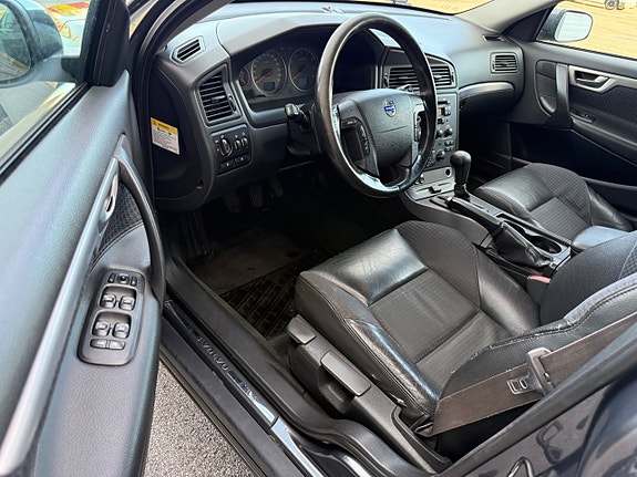 Volvo V70 7 of 11