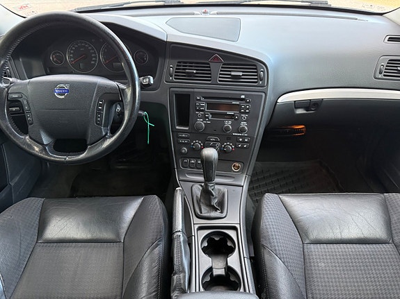 Volvo V70 8 of 11