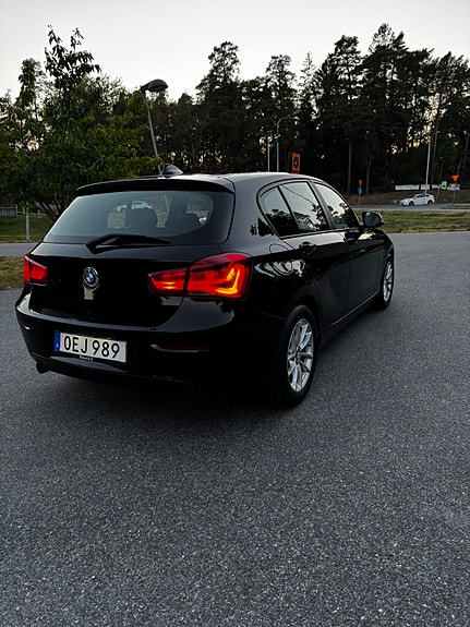 BMW 118i 2 of 15