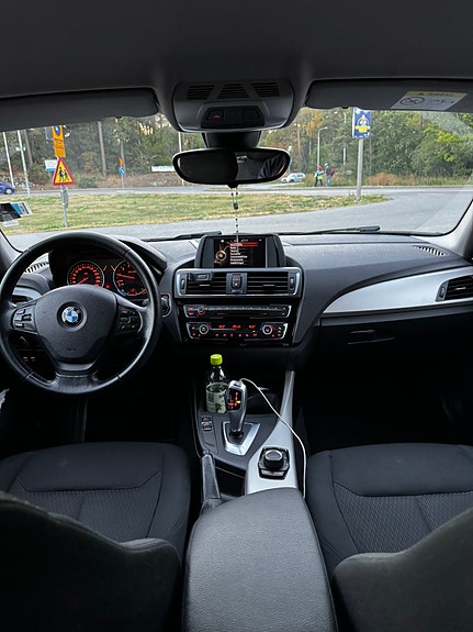 BMW 118i 5 of 15