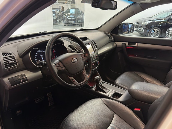 Kia Sorento 8 of 24