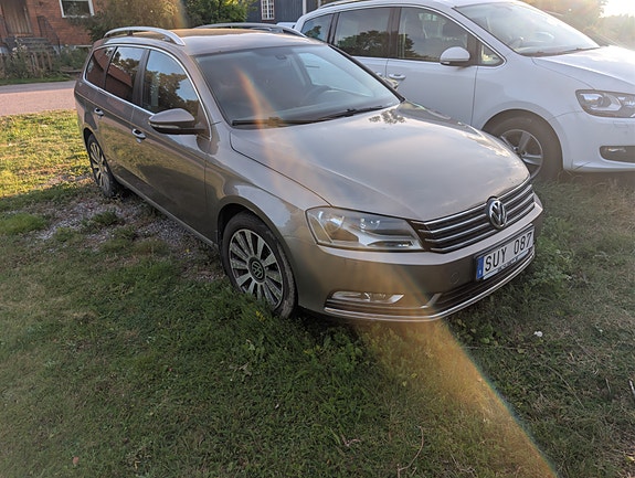 Volkswagen Passat 2 of 10